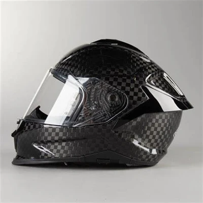 カーボンファイバーヘルメットの利点は何ですか？