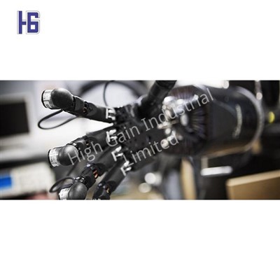 カーボンファイバー義手